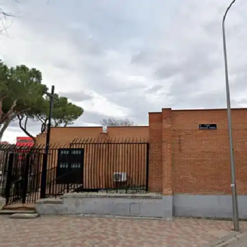 Iglesia Nuestra Señora de la Fuencisla en Usera. Horarios de misa.