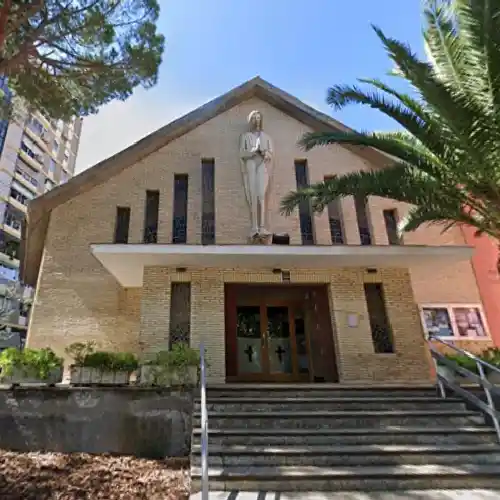 Iglesia Nuestra Señora de la Misericordia en el Puente de Vallecas. Horarios de misa.