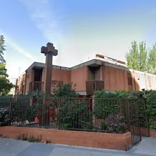 Iglesia Nuestra Señora de la Piedad en el Puente de Vallecas. Horarios de misa.