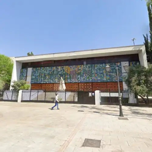 Iglesia Nuestra Señora de los Desamparados en Villaverde. Horarios de misa.