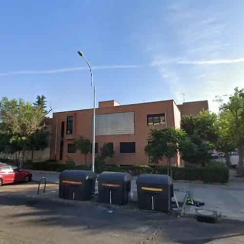 Iglesia San Ambrosio en el Puente de Vallecas. Horarios de misa.