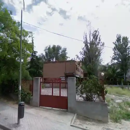 Iglesia San Pedro Regalado y San José de Calasanz en el Puente de Vallecas. Horarios de misa.