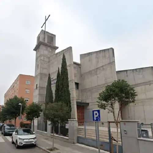 Iglesia de San Clemente Romano en Villaverde. Horarios de misa.