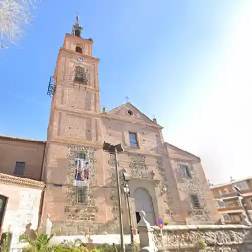 Iglesia de Santa María la Antigua en Vicálvaro. Horarios de misa.