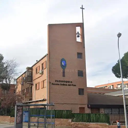 Iglesia de Nuestra Señora del Pino en Villaverde. Horarios de misa.
